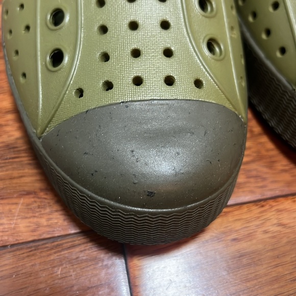 NWT Native Jefferson BloomWaterproof Army Green Shoes SIze US Men's 7 Women's 9 - Picture 6 of 7